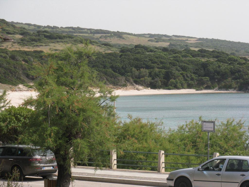 Borgo Spiaggia Vista Mare Isola Rossa Esterno foto