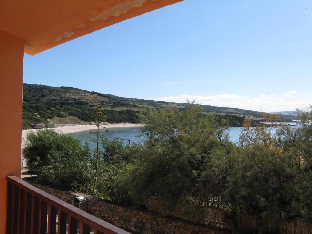 Borgo Spiaggia Vista Mare Isola Rossa Esterno foto