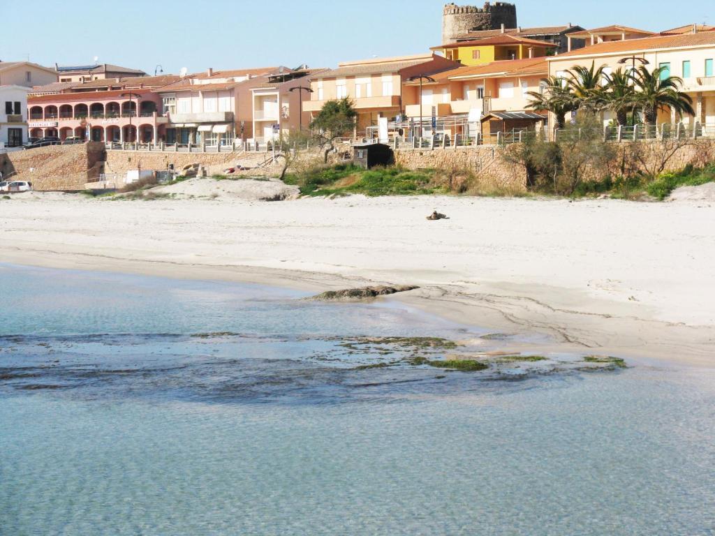 Borgo Spiaggia Vista Mare Isola Rossa Esterno foto